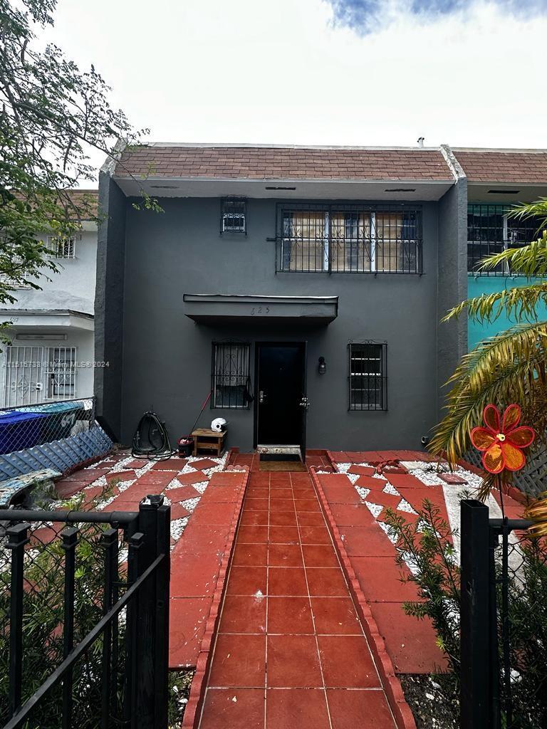 625 10th St 625, Miami, Townhouse,  for sale, D'Lux Real Estate Services, LLC